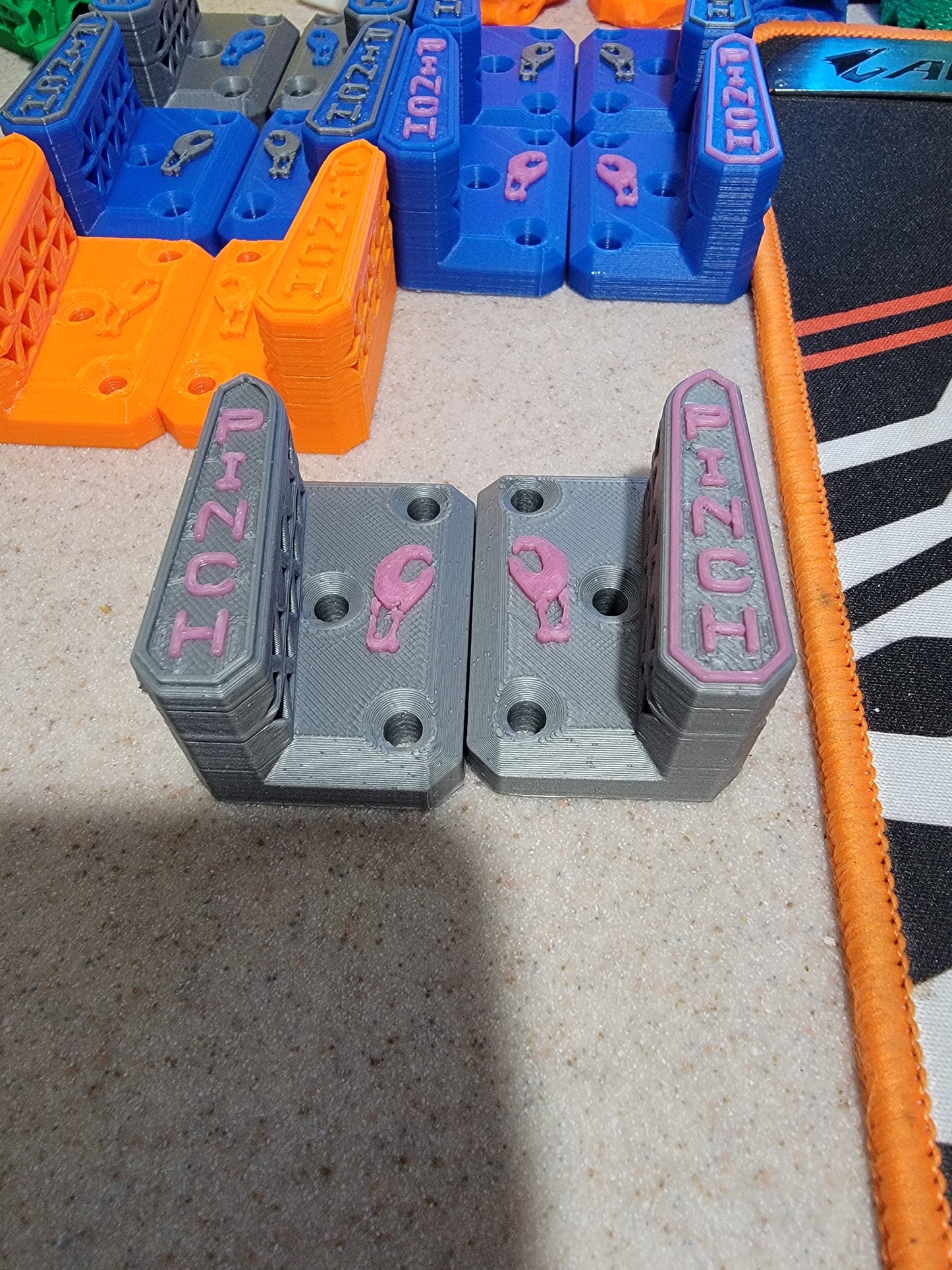 Pinch Snowboard Wall Hanging Brackets