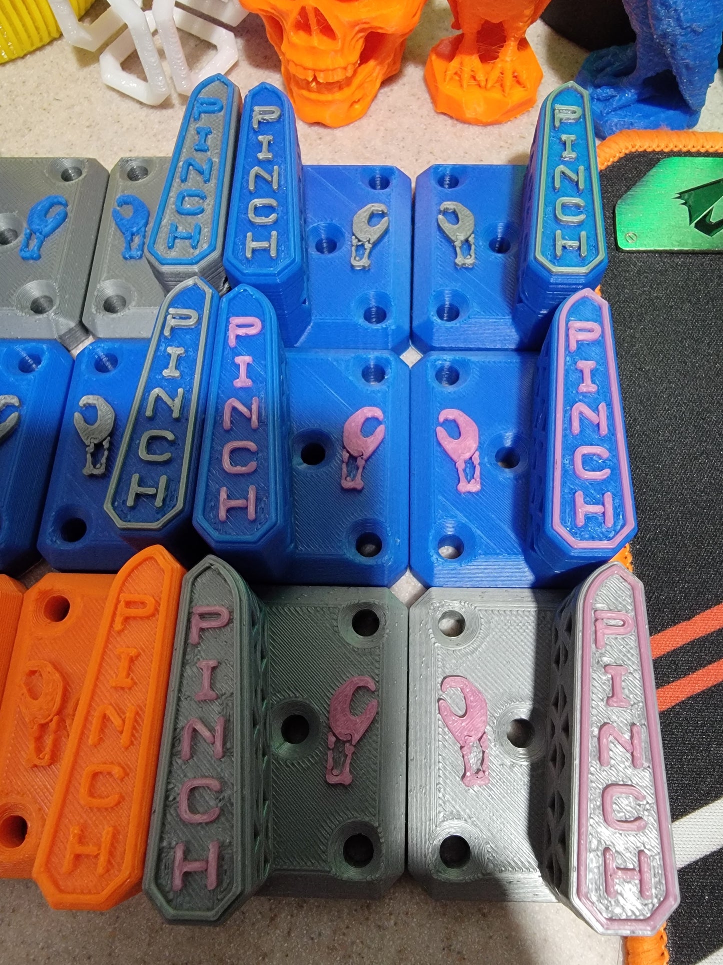 Pinch Snowboard Wall Hanging Brackets