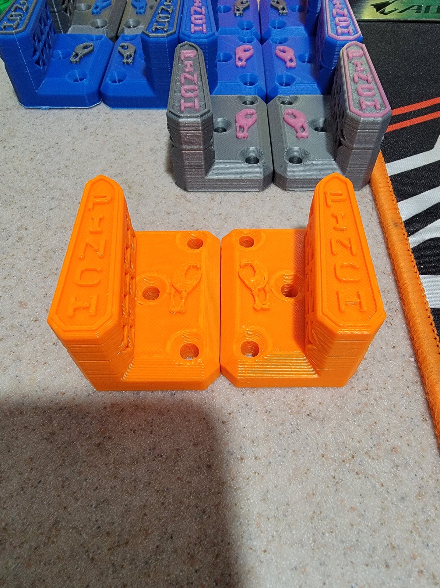 Pinch Snowboard Wall Hanging Brackets