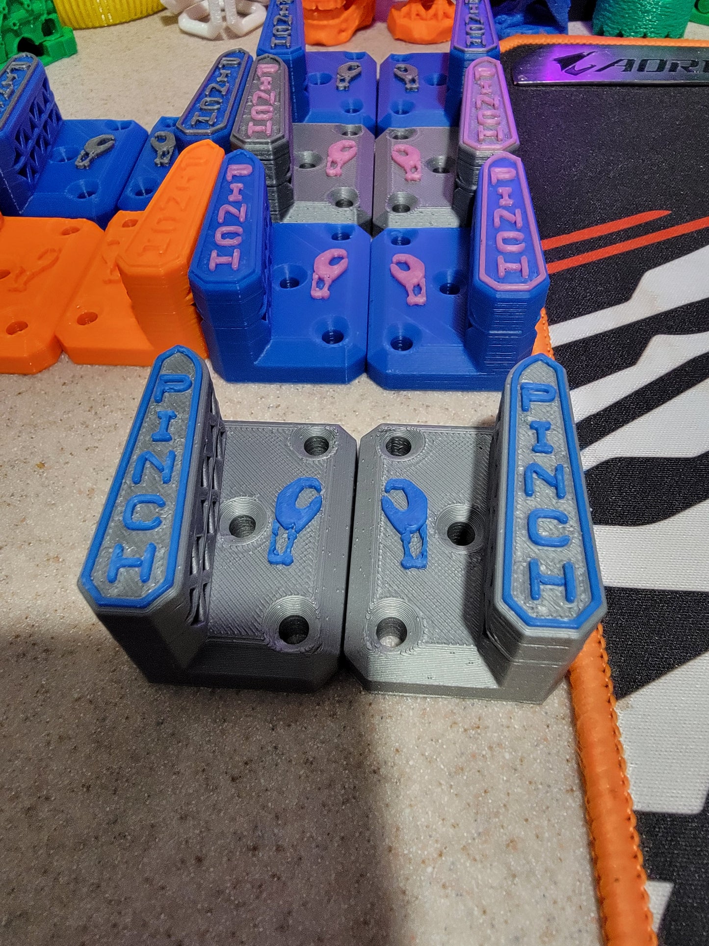 Pinch Snowboard Wall Hanging Brackets